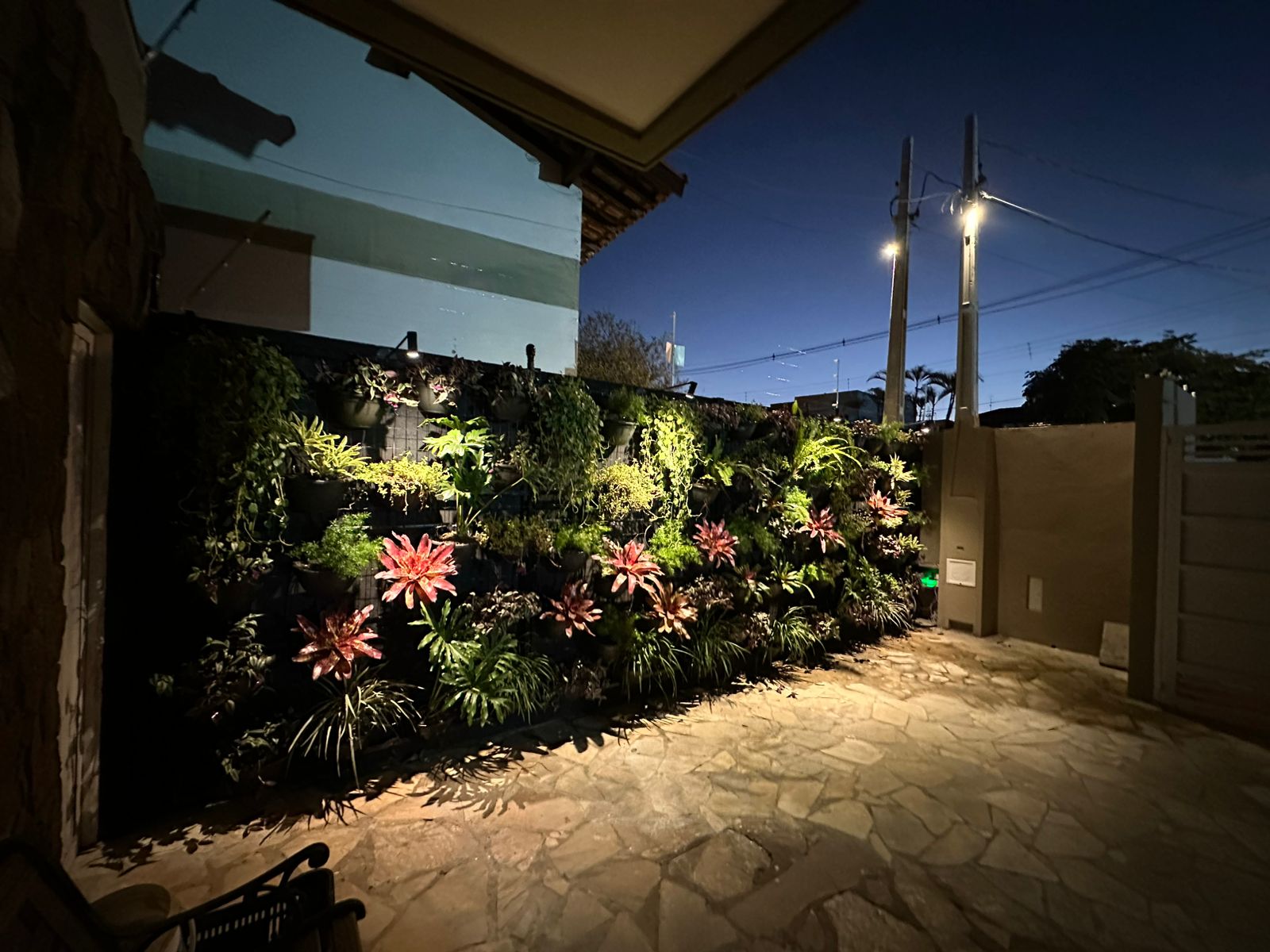 Muro de jardim vertical externo - Lins/SP